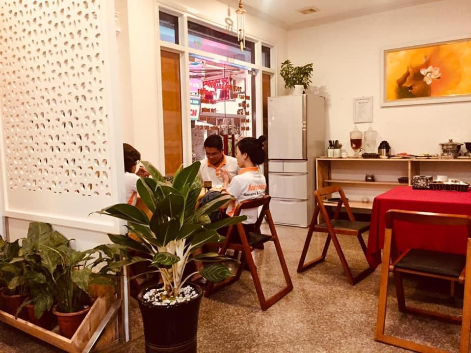 Royal Hotel Ha Noi Hanoi Bagian luar foto