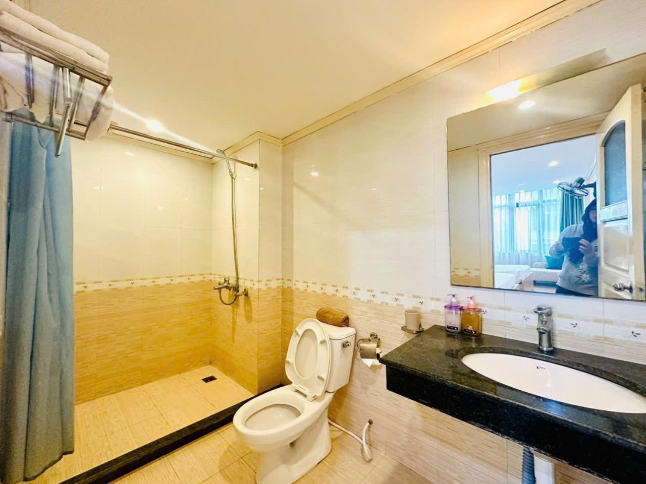 Royal Hotel Ha Noi Hanoi Bagian luar foto