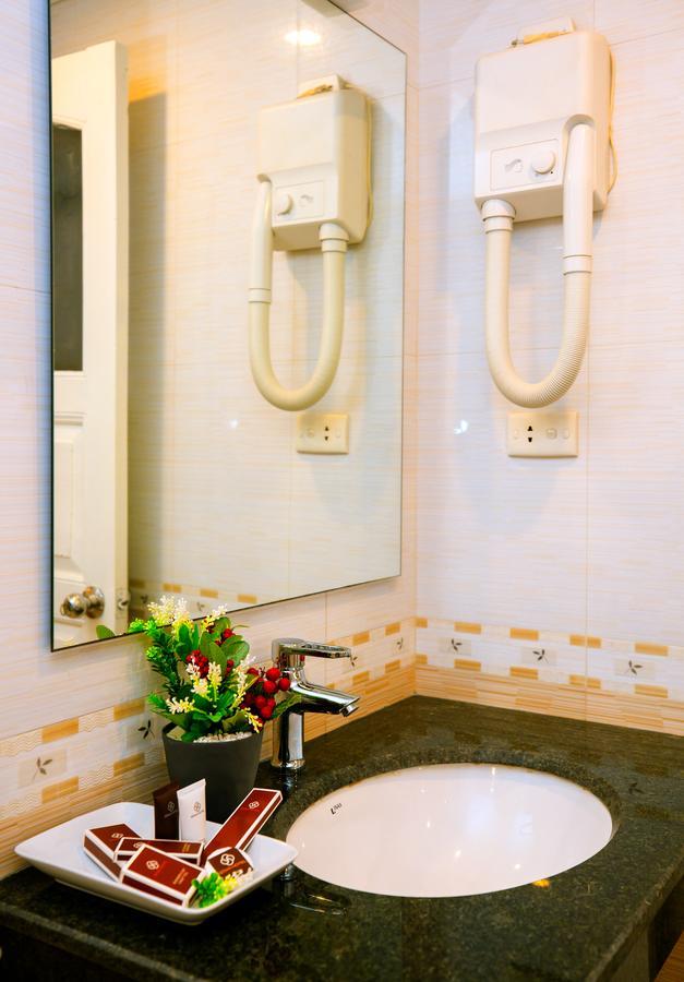 Royal Hotel Ha Noi Hanoi Bagian luar foto